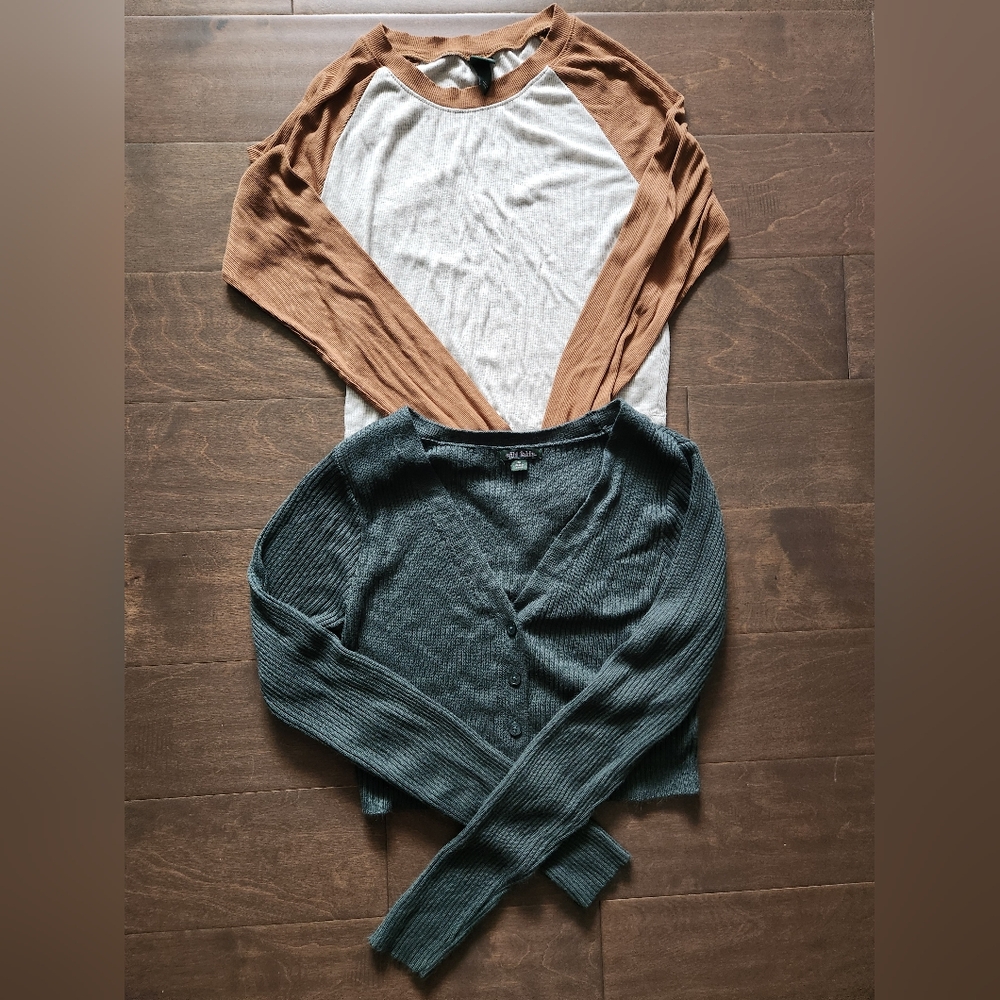 Women's Wild Fable long sleeved cropped tops bundle size Small/medium
